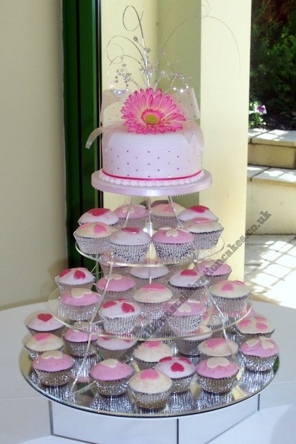 No. 651 A single tier cake with 70 cup cakes - Allison's Celebration Cakes