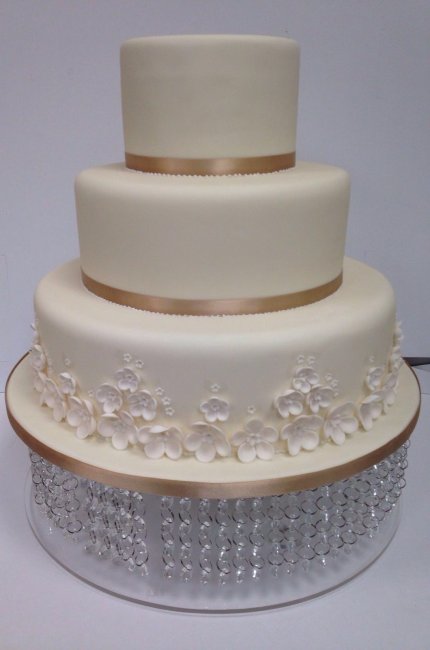 wedding cake simple - Sky Cakes