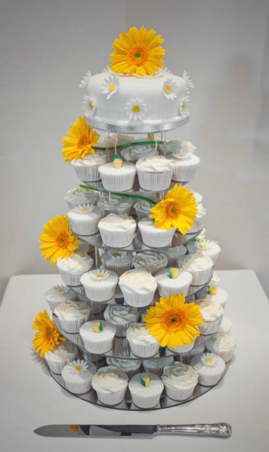 Wedding Cakes and Catering - Sweetcheeks Cupcakes-Image 14064