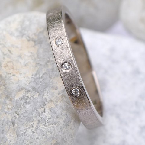 Urban Finish Diamond Wedding Ring in 18ct Gold - Lilia Nash Jewellery