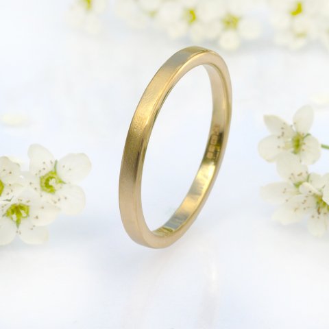 18ct Gold Wedding Ring with Spun Silk Finish - Lilia Nash Jewellery