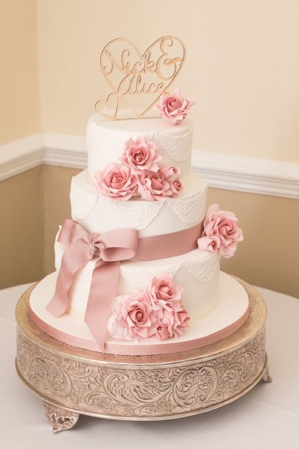 Roses and lace - That Cake Lady