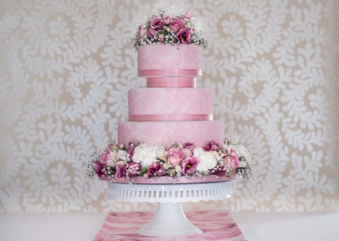 Pink lace and fresh flower cake Photo: Sarah Ellen Bailey - The Confetti Cakery