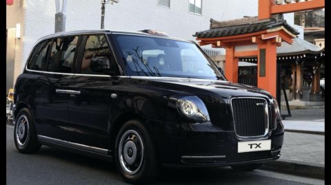 Black TXE 6 Passengers - Traditional London Wedding Taxis