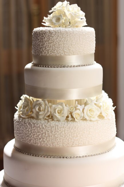 Classic Cream rose Wedding Cake - The Cake Studio Worcester