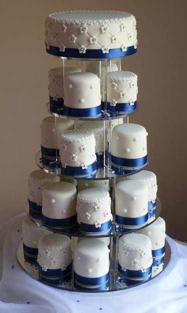 Mini Cakes Tower - Sensation Cakes