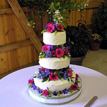 Magnificent wedding cake flowers - Bottom Of The Garden Flowers