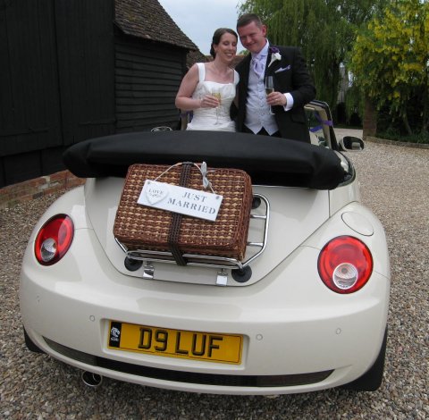 'just married' - Leicester Wedding Cars