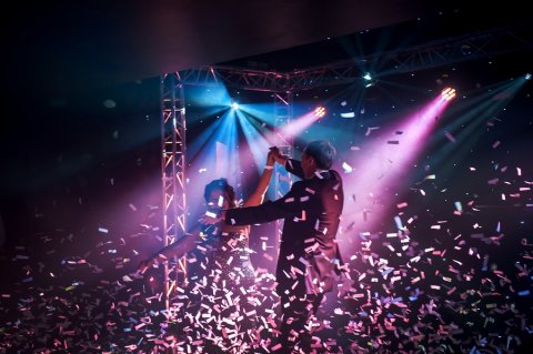 A magical first dance, filled with Confetti - All Manor of Events