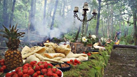 A Medieval Forest Banquet Spread - Blas Ar Fwyd
