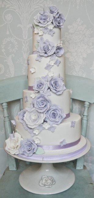 Lilac roses cake - Cutiepie Cake Company