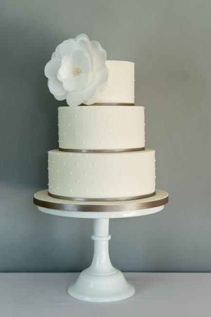 Single flower - The Cotswold Cake Kitchen