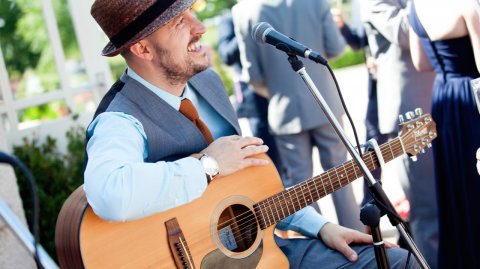 Acoustic Guitarist Will - Mango acoustic duo - Mango Acoustic Duo