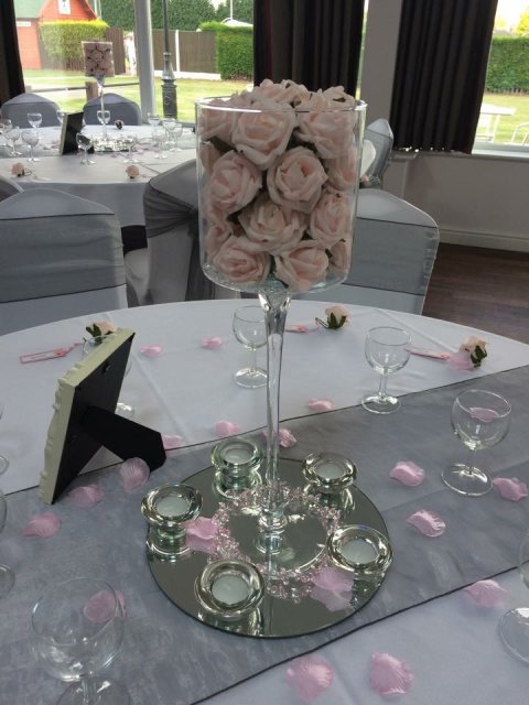 Pale pink rose centrepiece - Twinkles and Tiaras