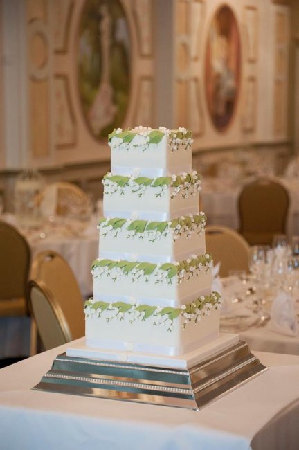 Wedding Cakes - Cake by Lynda Morrison-Image 20249