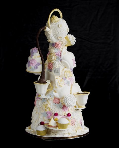 Asian Wedding Fair Peacock - Beachcomber Cakes and The Rocpool School of Baking Ltd