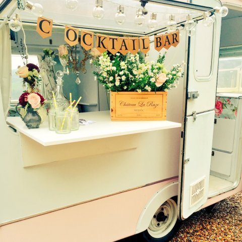vintage caravan rustic styling bridal decor prop hire cocktail bar roses cardiff verity at blush - Blush floral art