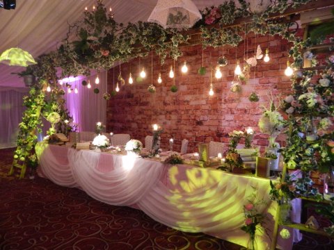 Vintage garden top table design - Party Linen Venue Decor Specialists