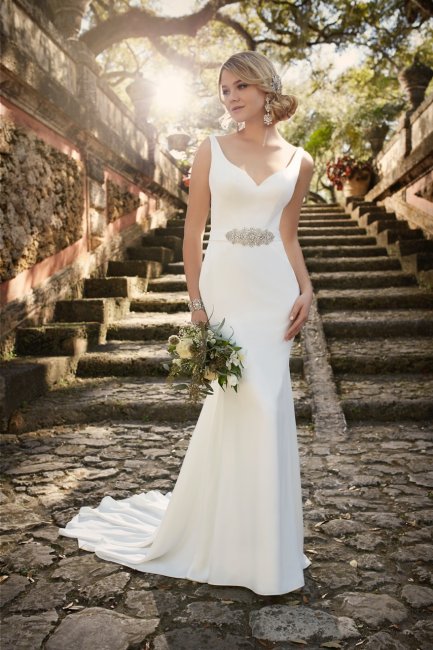 Essense of Australia style D1951 - Dreamcatcher Designer Bridal Wear 