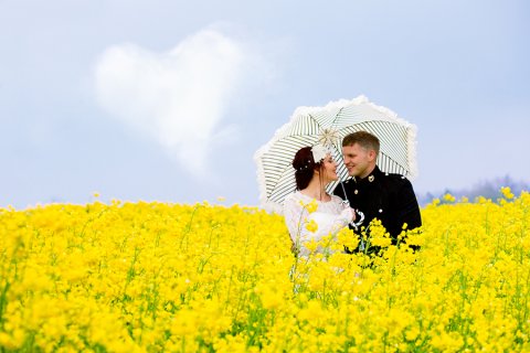 Romantic wedding photography - Art by Design Wedding Photography