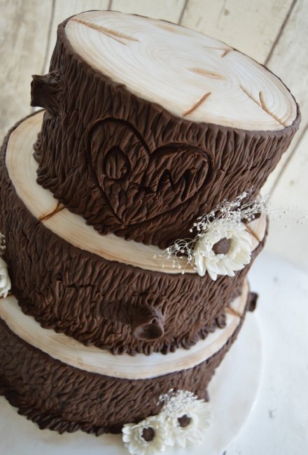 Woodland Tree Stump Wedding Cake - Nic's Slice of Heaven