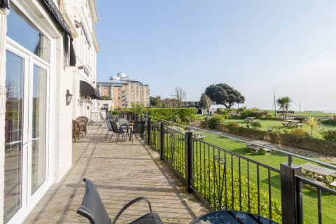 The Terrace - Cottonwood Boutique Hotel