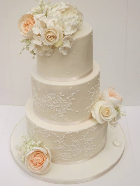 Wedding Cakes - Wedding Cakes Berkshire - Petit Gateau-Image 35102