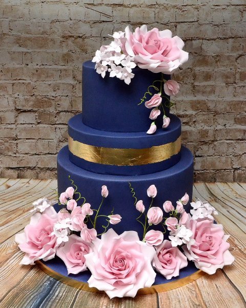Navy cake with Gold leaf and roses - 1983