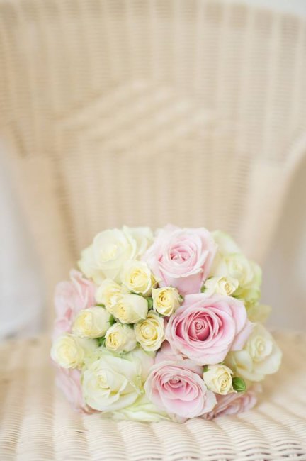 Pastel rose bouquet - Cabbagewhite Flowers