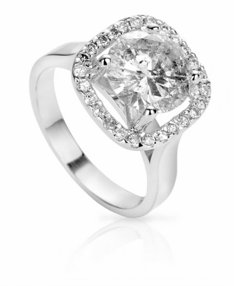 18ct white gold engagement ring using diamonds from an old ring - Claire Troughton Fine Jewellery Design 
