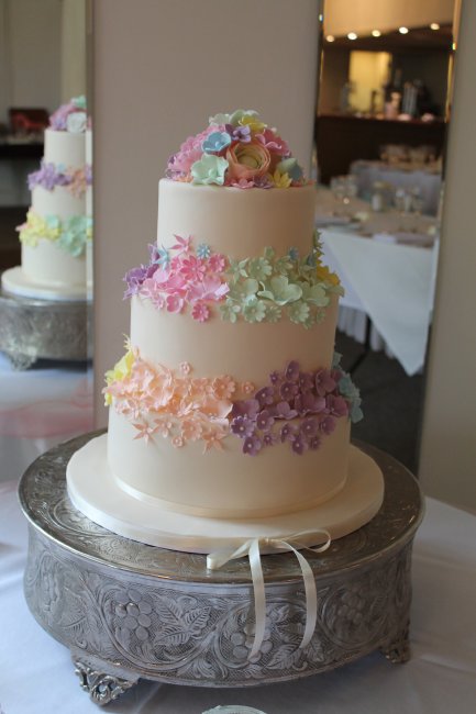 Wedding Cakes - Pam-Cakes-Image 11214