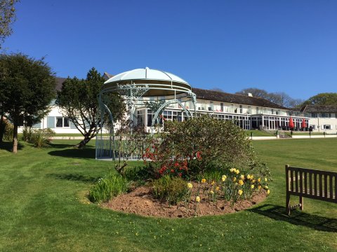 Garden and Rose Arbour - Moorland Garden Hotel