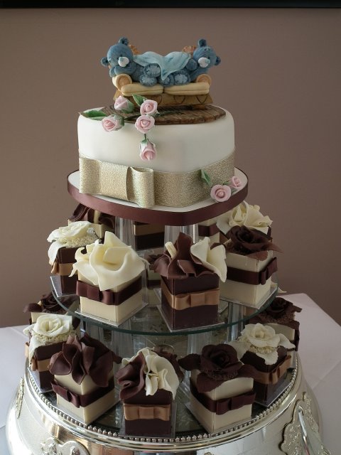 chocolate heaven. even the topper is edible - Create a Cake