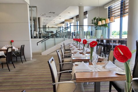 2 Rosette Caprice Restaurant - Holiday Inn Reading M4 Jct10