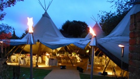 outside tipi - Amazing Parties Ltd
