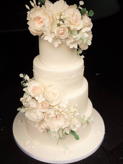 Wedding Cakes - Wedding Cakes Berkshire - Petit Gateau-Image 35101