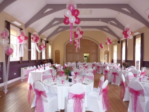 balloons and chair covers - The Giant Party & Balloon Company