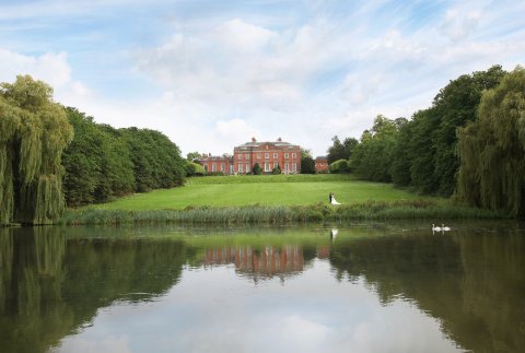 Kelmarsh Hall - Lake - Kelmarsh Hall & Gardens 