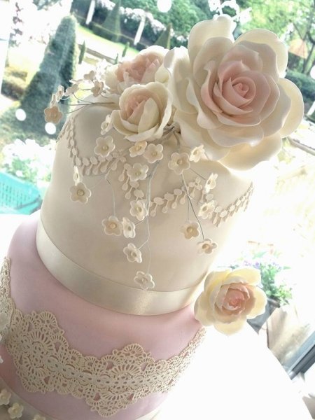 sugar crafted wedding cakes hampshire - Couture Cakes Hampshire