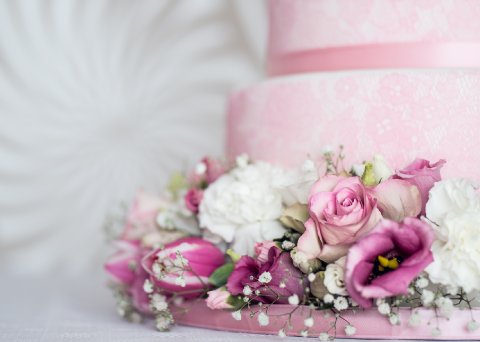Pink lace and fresh flower cake Photo: Sarah Ellen Bailey - The Confetti Cakery