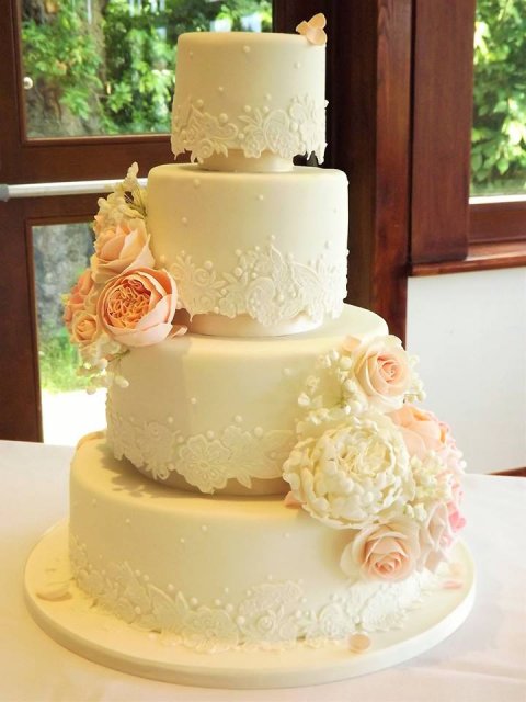 Wedding Cakes - Wedding Cakes Berkshire - Petit Gateau-Image 35104