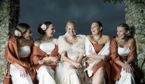 The girls having a giggle. - Martin Hill Photography 
