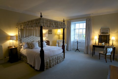 Tantallon Bedroom - Gilmerton House