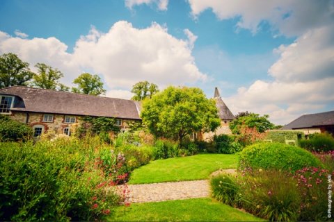 Outdoor Wedding Venues - The Barn at Bury Court-Image 39840