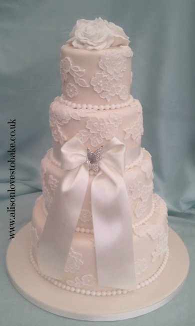 4 tier In love with lace cake - Alison loves To Bake