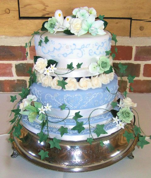 "Secret Garden" wedding cake for an enchanted wedding. - The Incredible Cake Company