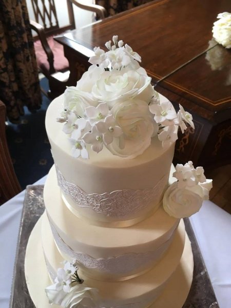 ivory and white wedding with cake lace - Calley's Cakes