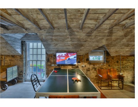 The Private Dorm (with 2 double beds & 3 bunks). It's a one of a kind ultimate party room! - STAY central hotel