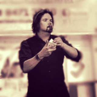 Steve Drury. Stand up magic entertainment - Steve Drury Magician