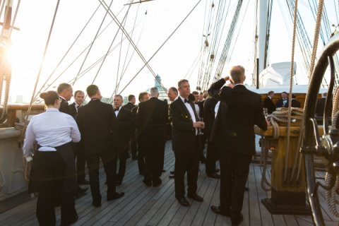 Enjoy entertainment on warm evenings - Cutty Sark 